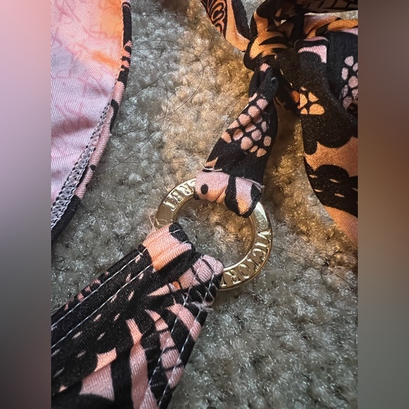 Paisley peach and black Victorias secret halter bikini. Medium bottom. 32b top. - Picture 5 of 6
